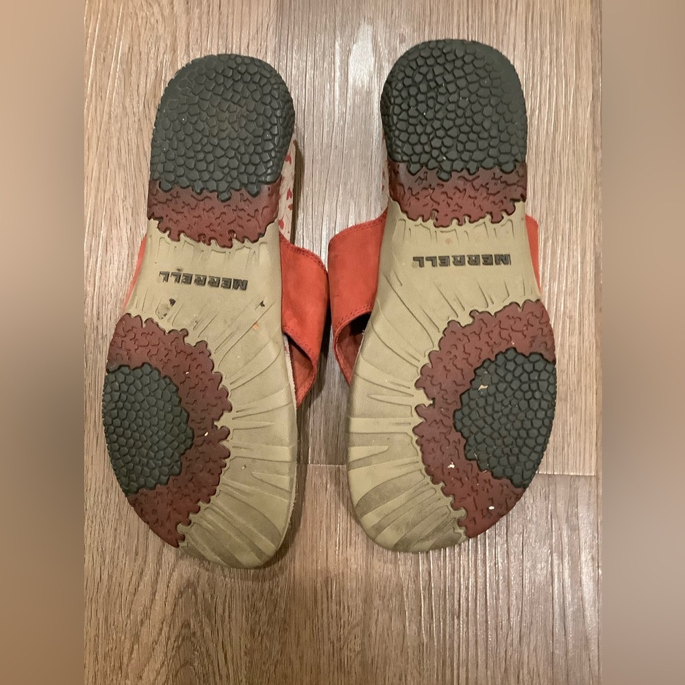 Merrell Women's Rust Orange Suede Thong Sandals - Picture 6 of 11